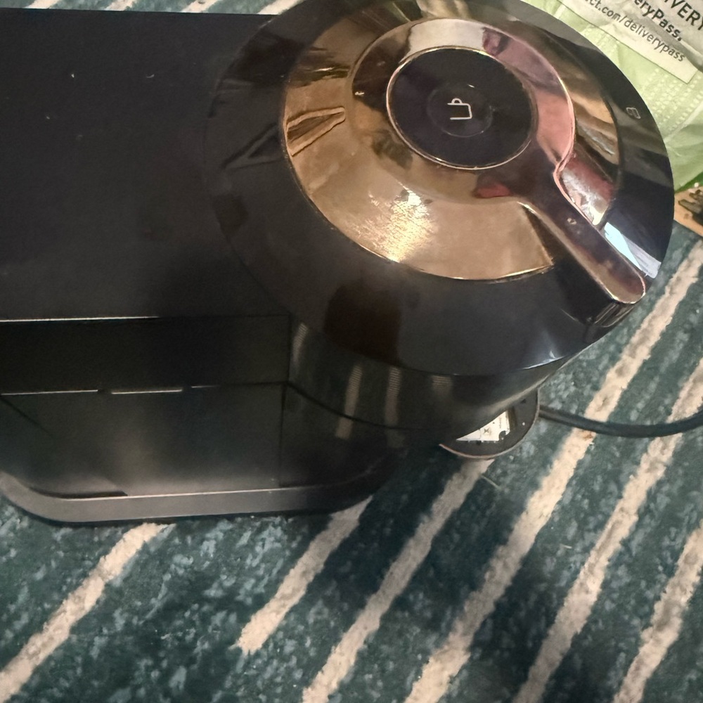 Nespresso Verturo Rose Gold and Black Coffee Maker - Picture 10 of 11